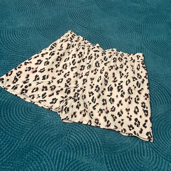 NWOT Express leopard print drawstring shorts - Picture 4 of 4